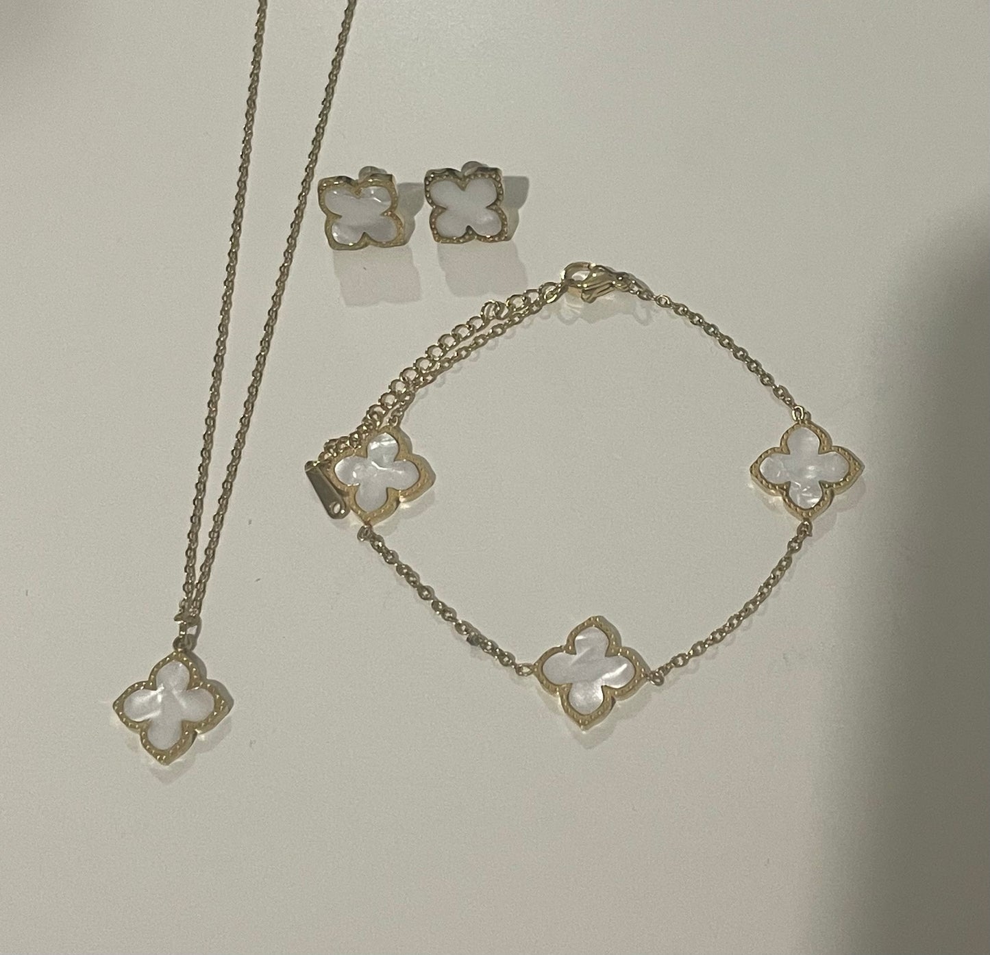 Mona Set
